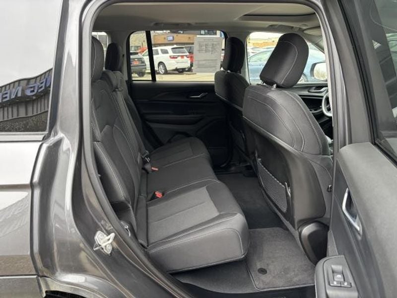 2024 Jeep Grand Cherokee Laredo X