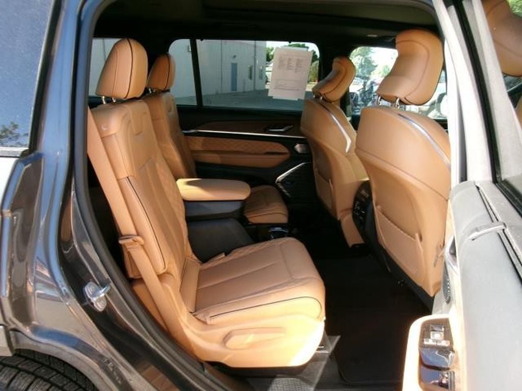 2022 Jeep Grand Cherokee L Summit