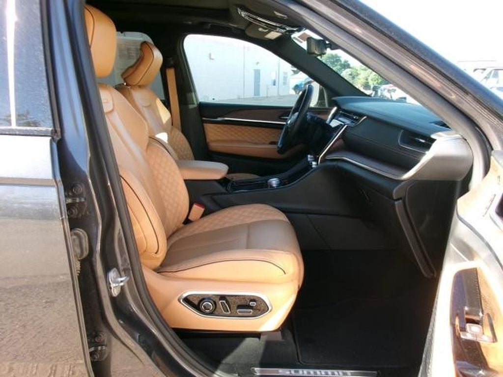 2022 Jeep Grand Cherokee L Summit