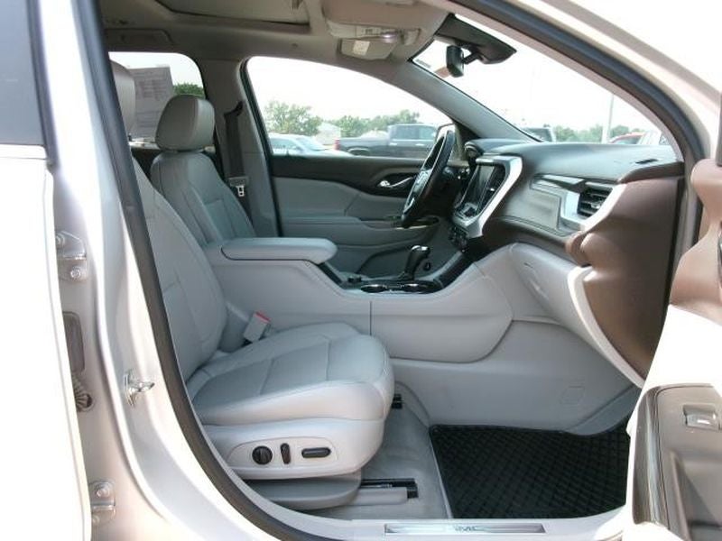 2017 GMC Acadia SLT