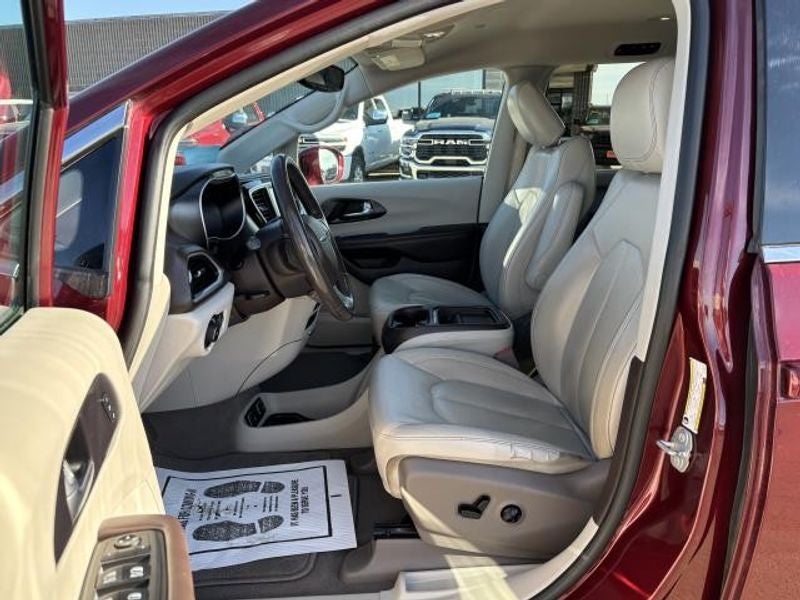 2020 Chrysler Pacifica Touring L