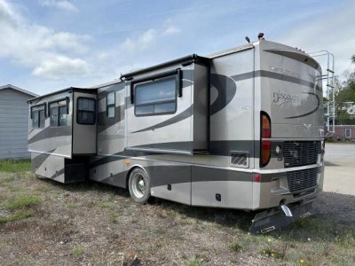 2005 FLEETWOOD Discovery Base