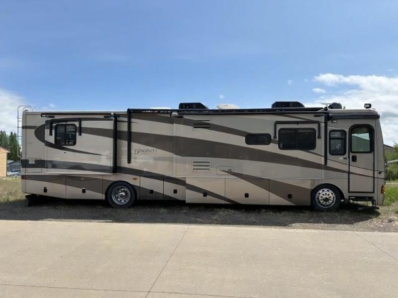 2005 FLEETWOOD Discovery Base