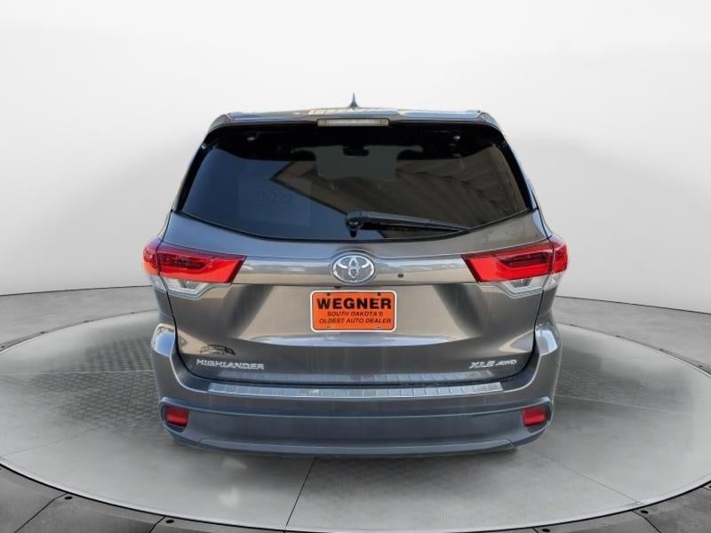 2019 Toyota Highlander SE